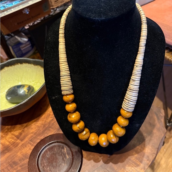 Rj Graziano Jewelry - Vintage RJ Graziano Wood and Faceted
Bead Necklace Painted Desert